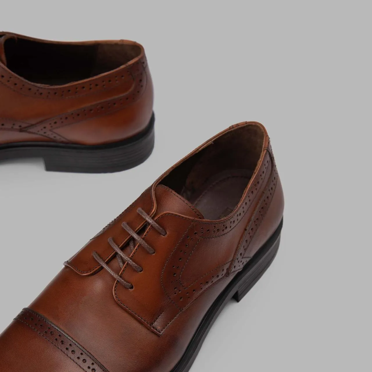 Mens Classic Derby Cap Toe Shoes in Havana Brown Leather