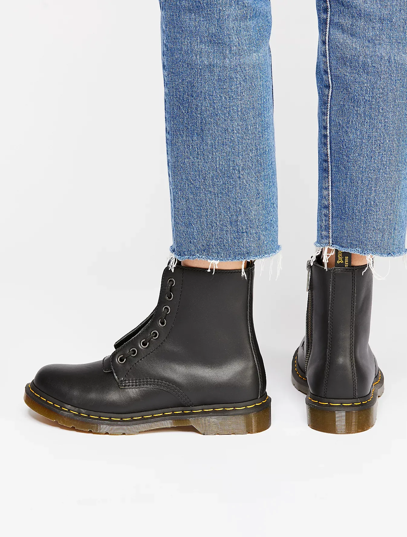 DR. MARTENS 1460 PASCAL FRONT ZIP BLACK NAPPA