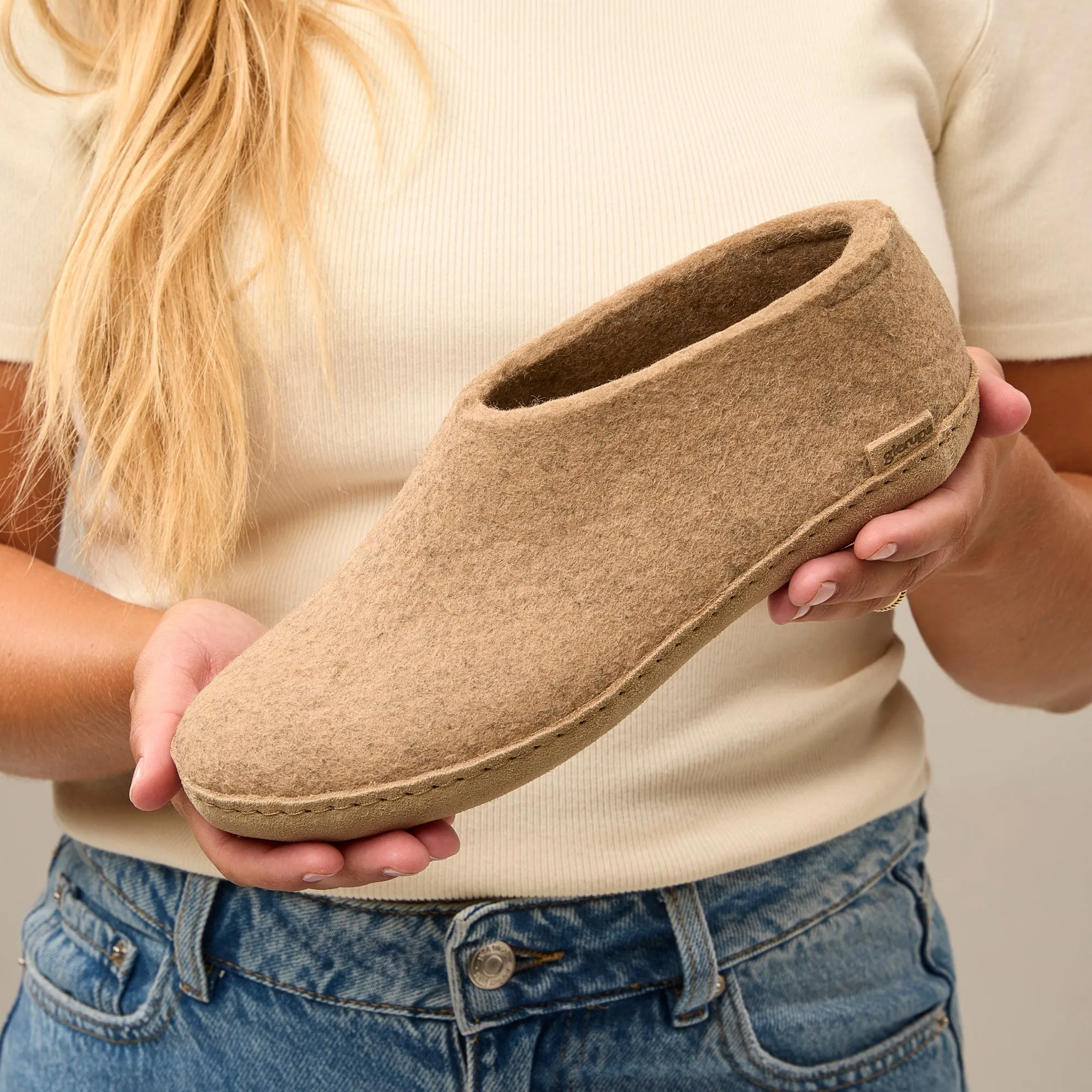 Shoe with leather sole - Sand