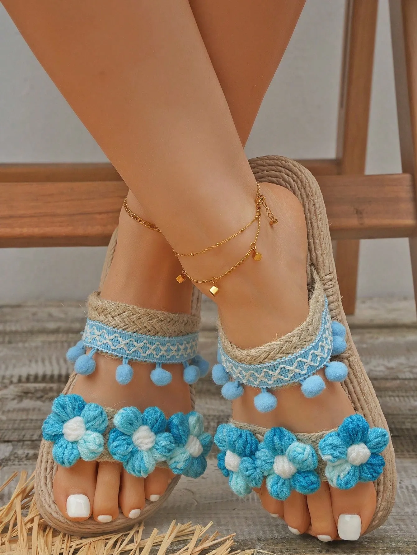 Women's Fashionable And Comfortable Round Toe Slip-On Straw Rope Blue Summer Sandals, Flat Heel