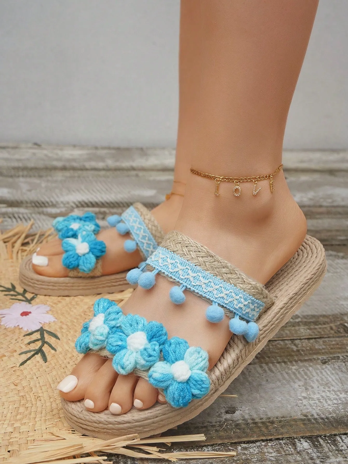 Women's Fashionable And Comfortable Round Toe Slip-On Straw Rope Blue Summer Sandals, Flat Heel