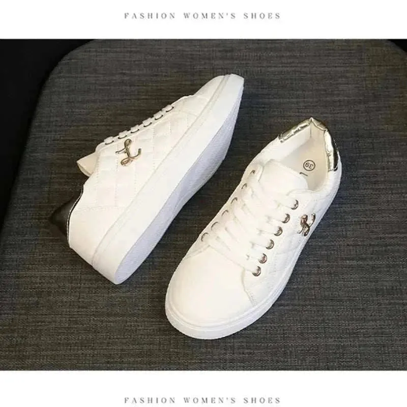 Womens white Sneakers: Fashionable Breathable white platform sneakers