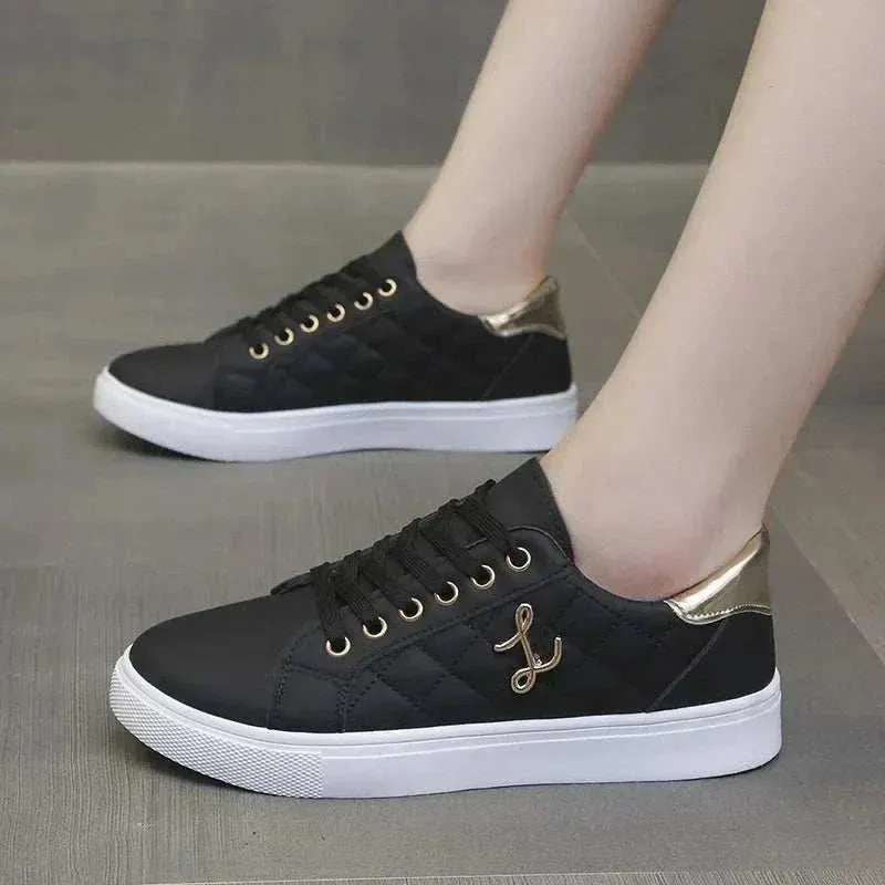 Womens white Sneakers: Fashionable Breathable white platform sneakers